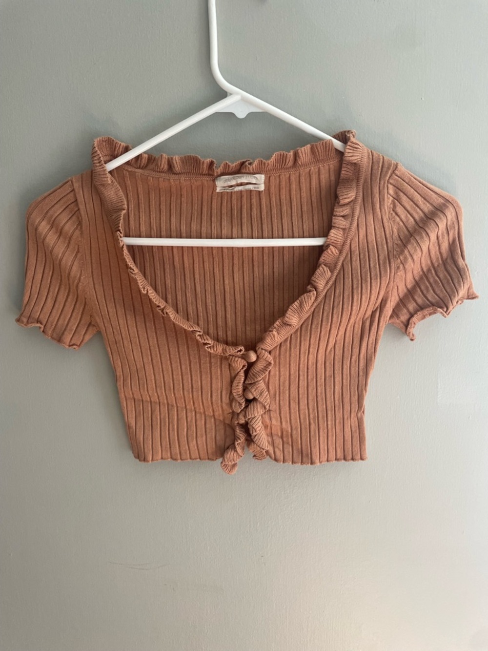 Urban Outfitters Ribbed Cropped Tie-Front Top‎ - Rust